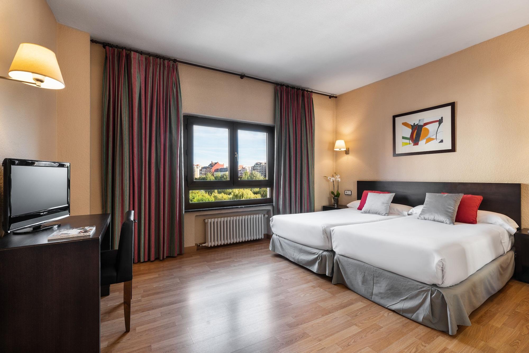 Hotel Crisol Riosol à León Extérieur photo