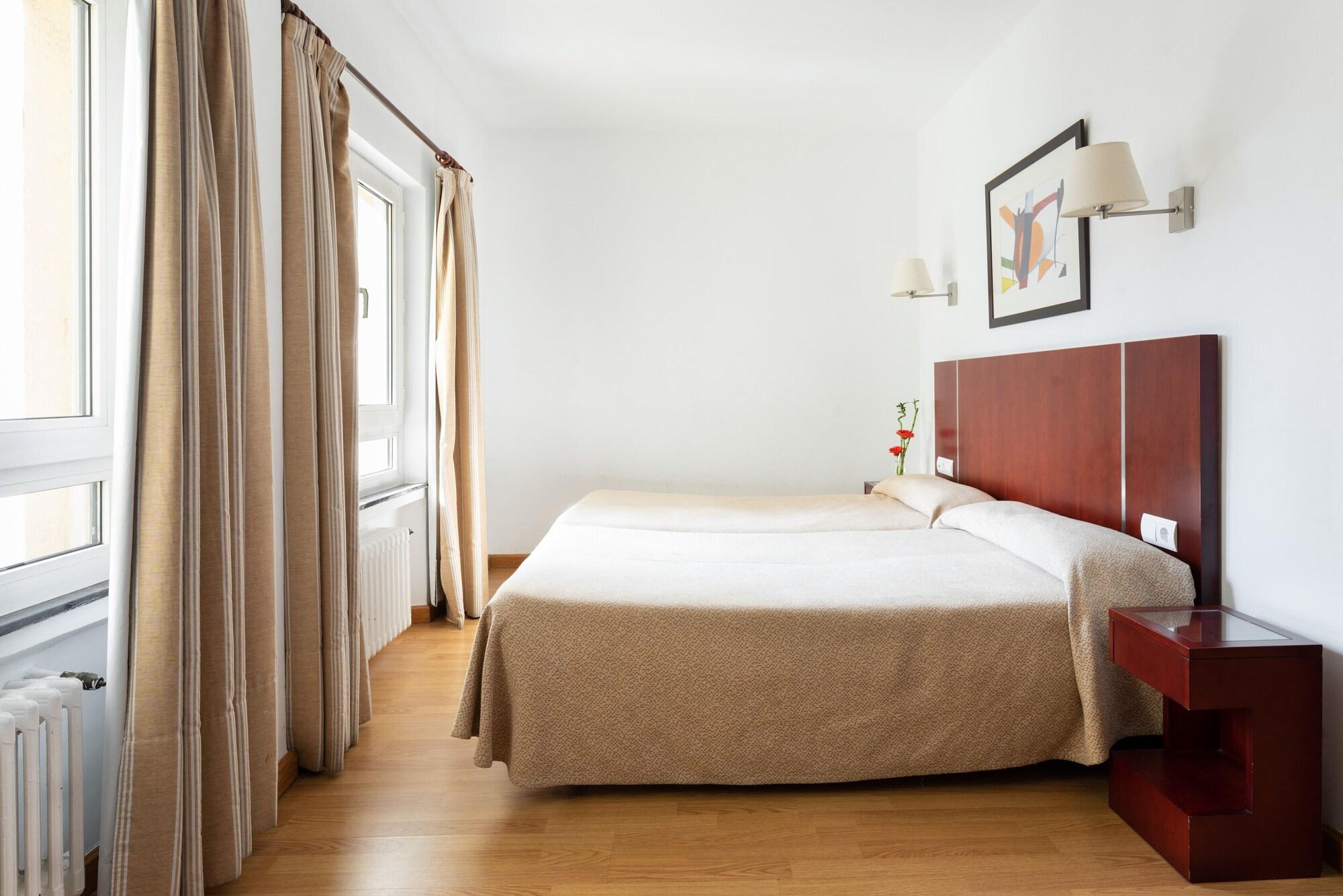 Hotel Crisol Riosol à León Extérieur photo