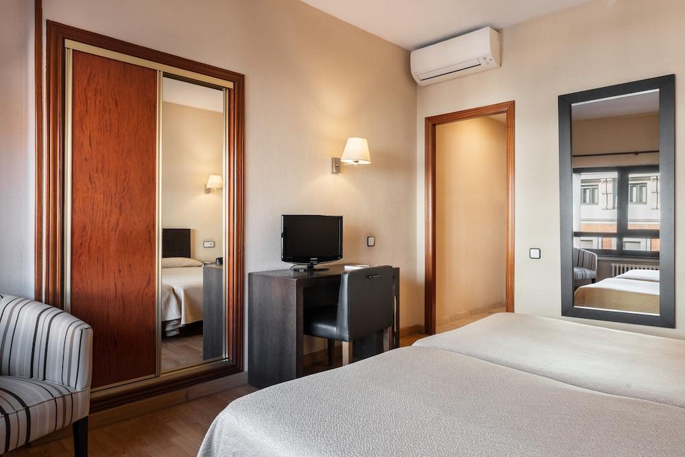 Hotel Crisol Riosol à León Extérieur photo