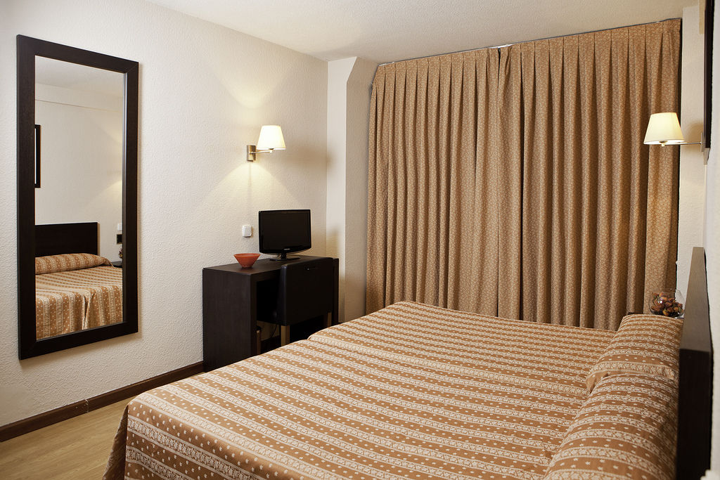 Hotel Crisol Riosol à León Extérieur photo