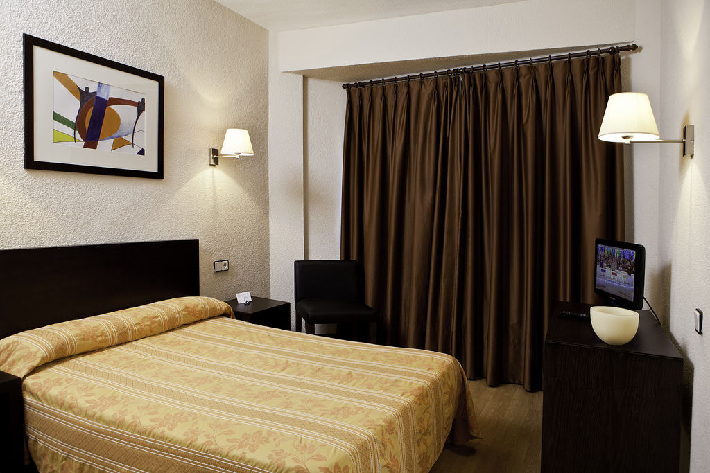 Hotel Crisol Riosol à León Extérieur photo